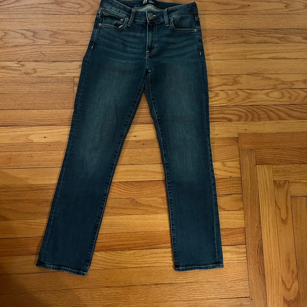 Gap classic straight. NOT factory made. With stretchy jean material. Fits 5 4”.